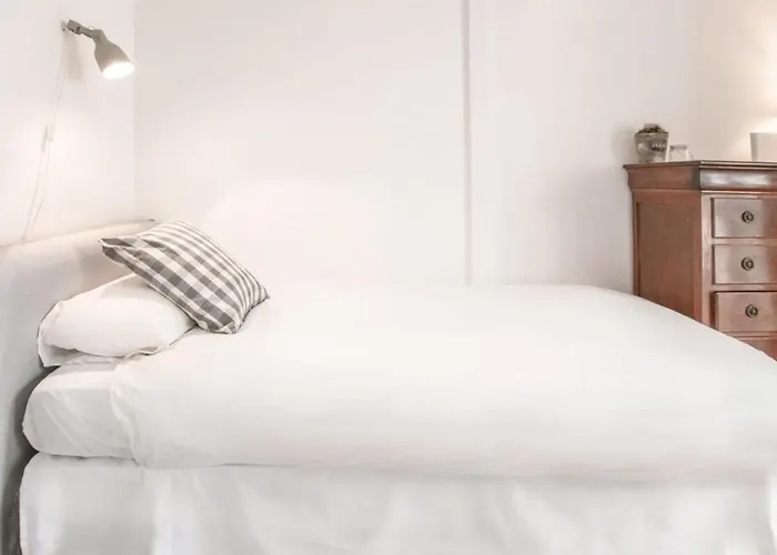 Piso Catalogado En El Centro De Apartment